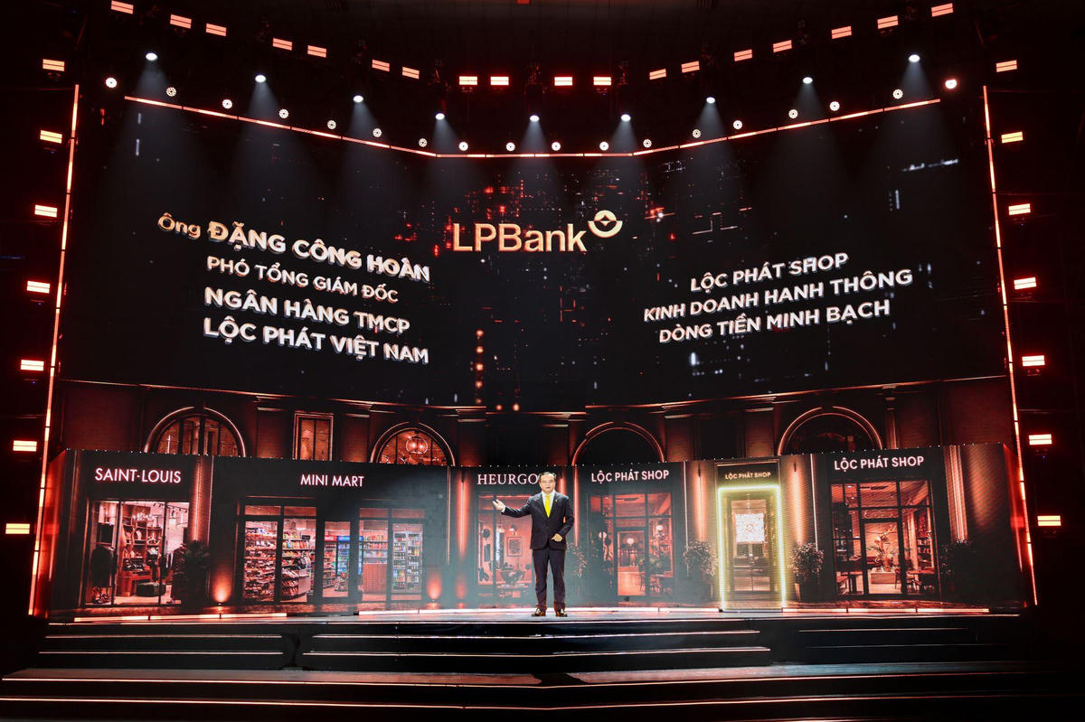 Phần trình bày của đại diện LPBank về Lộc Phát Shop – giải pháp hỗ trợ hộ kinh doanh và tiểu thương tối ưu hóa việc quản lý dòng tiền.