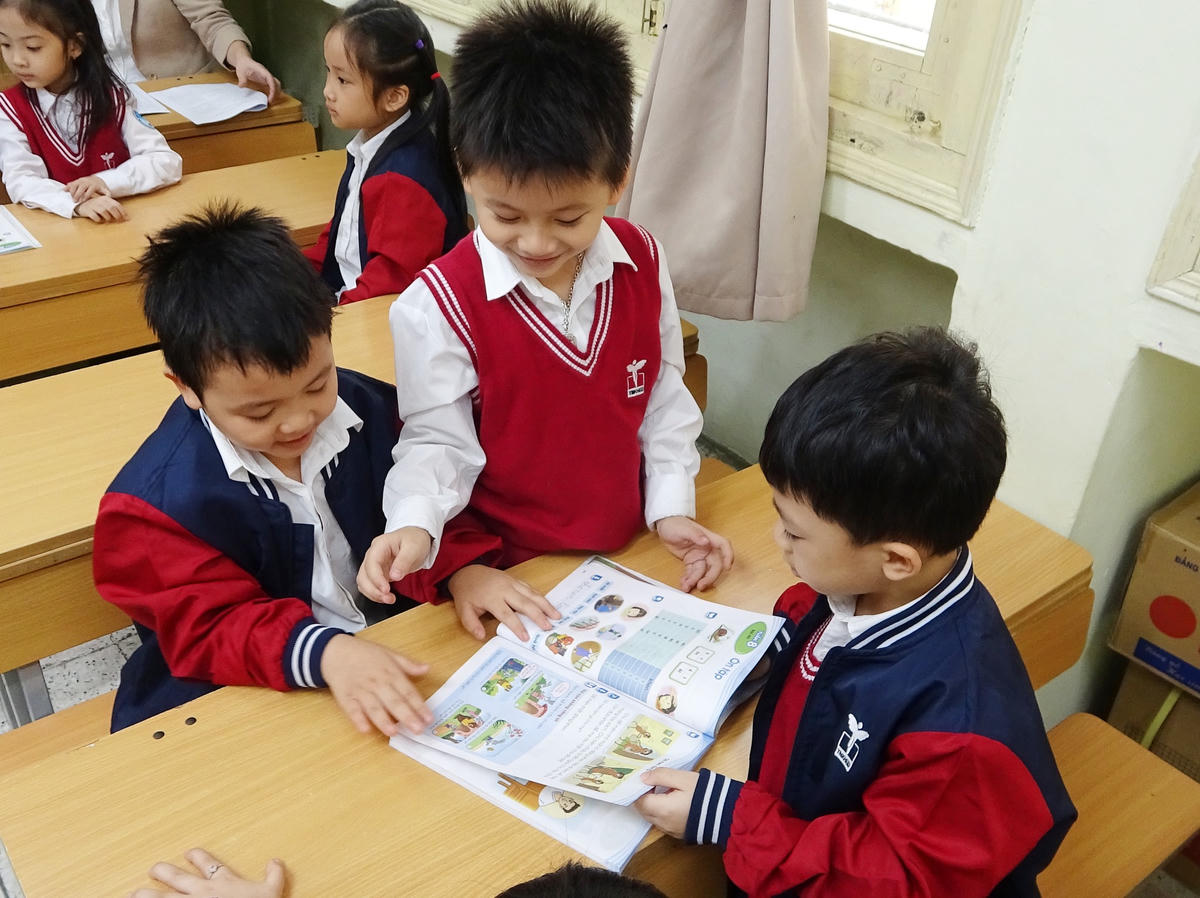 Từ năm học 2029 - 2030, học sinh trên cả nước được mượn sách giáo khoa miễn phí. Ảnh: L.Anh.