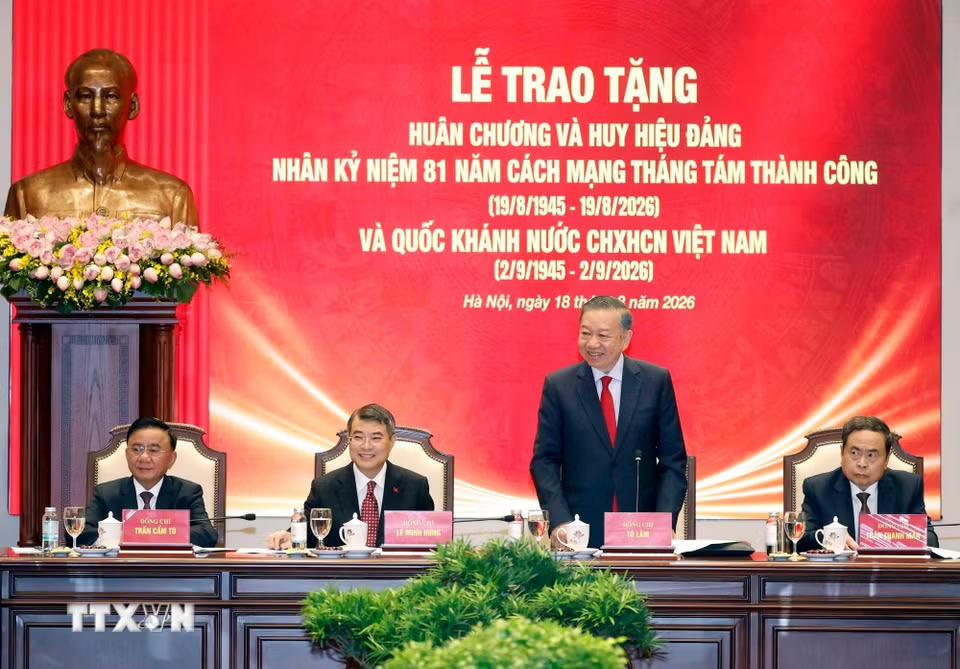 Tổng Bí thư, Chủ tịch nước Tô Lâm và các đồng chí lãnh đạo chủ chốt của Đảng, Nhà nước chủ trì Hội nghị. (Ảnh: Thống Nhất/TTXVN)