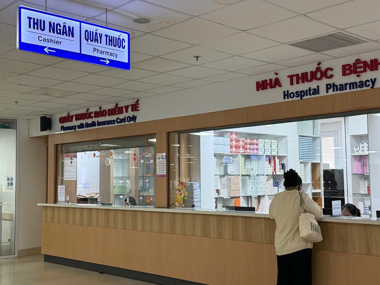 Người dân đi khám chữa bệnh BHYT. Ảnh: BHXH VN