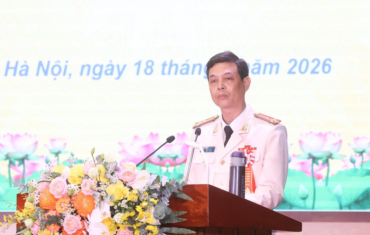 Thượng tá Trần Thế Việt, Trưởng phòng, Phòng Bảo vệ sự kiện đặc biệt quan trọng và khách quốc tế, Bộ Tư lệnh Cảnh vệ, Bộ Công an phát biểu tại buổi lễ. Ảnh: Quang Vinh.