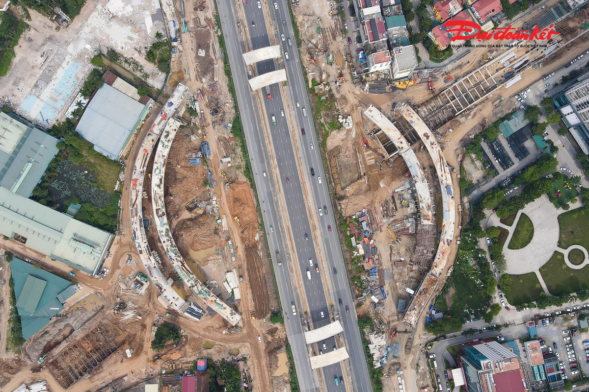 Việc xây dựng hầm chui nhằm tổ chức dòng phương tiện đi theo hướng Hoàng Tùng - Quốc lộ 32 chạy khác mức với Đại lộ Thăng Long, hạn chế xung đột giao thông tại nút giao.