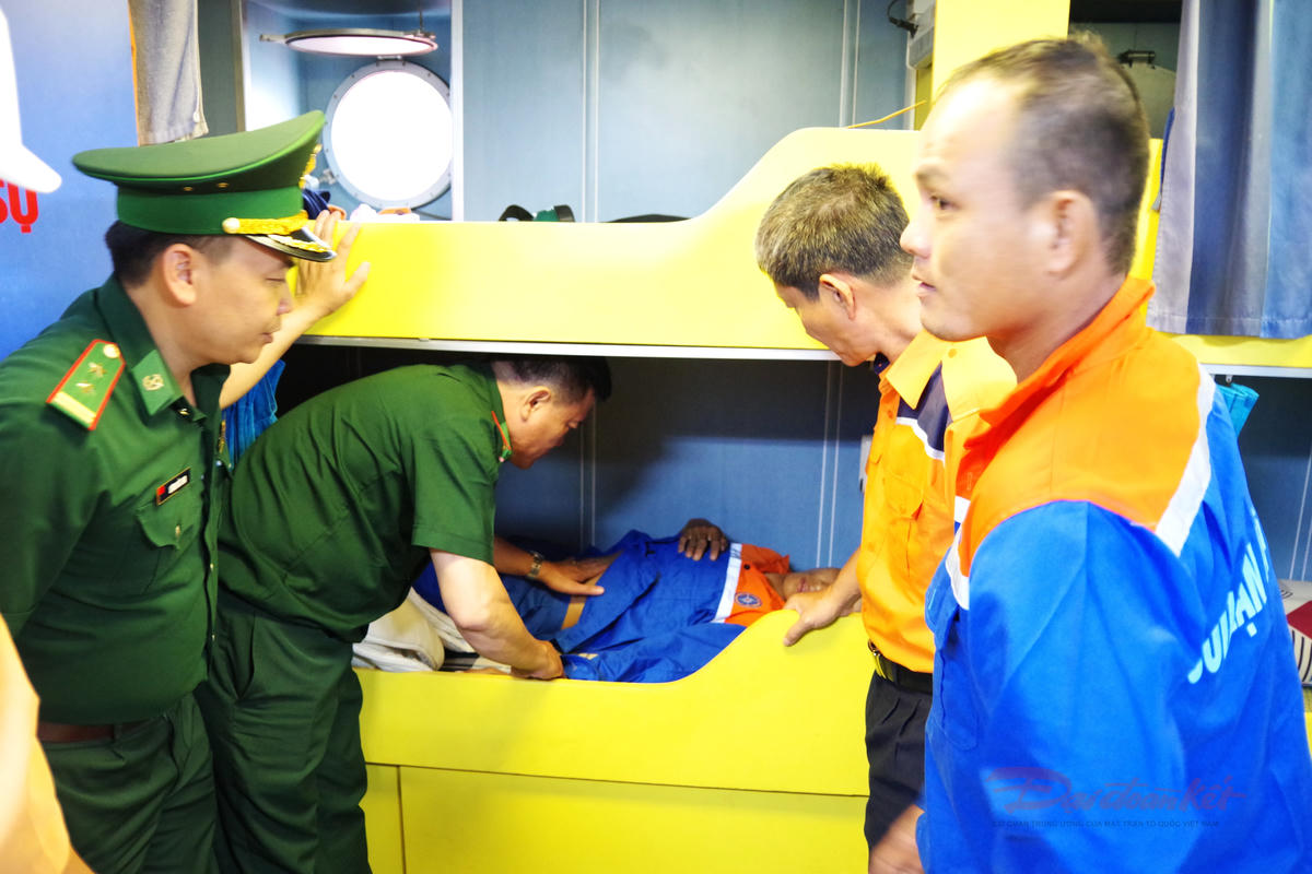 Cứu kịp thời một ngư dân bị nạn trên vùng biển đặc khu Côn Đảo