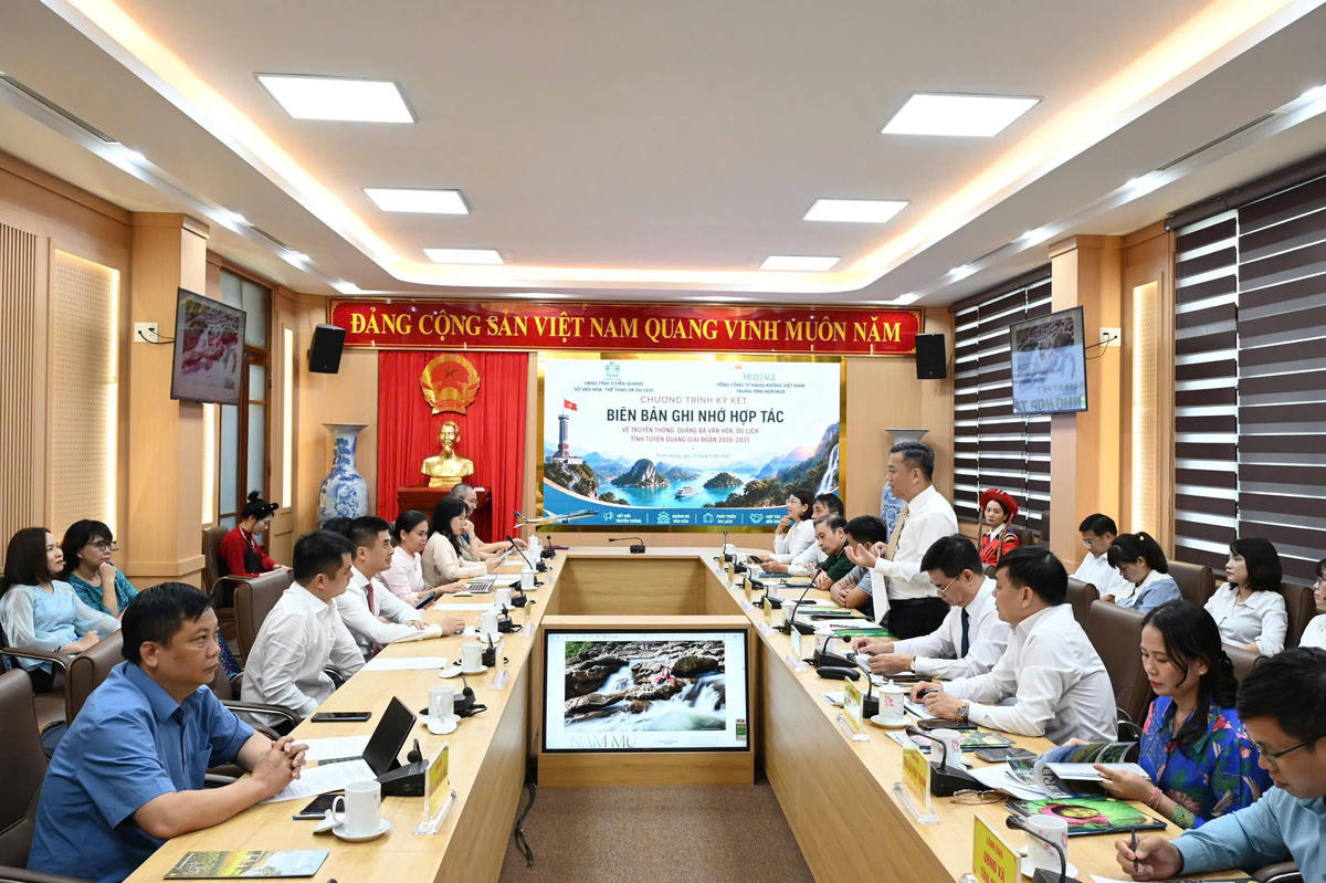 Quang cảnh chương trình ký kết.