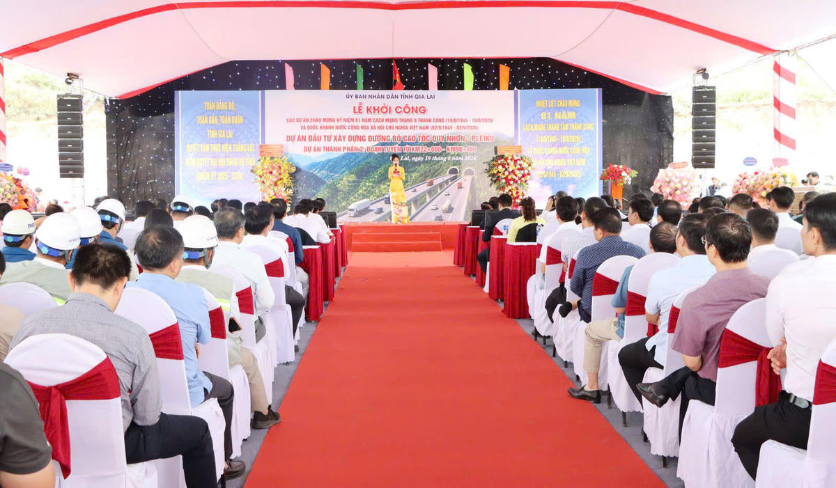 Quang cảnh lễ khởi công. Ảnh: ĐS.