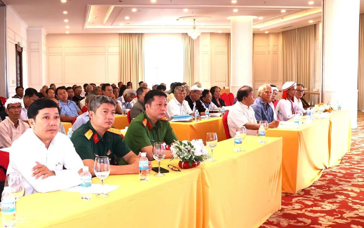 Các đại biểu tham dự hội nghị tập huấn.