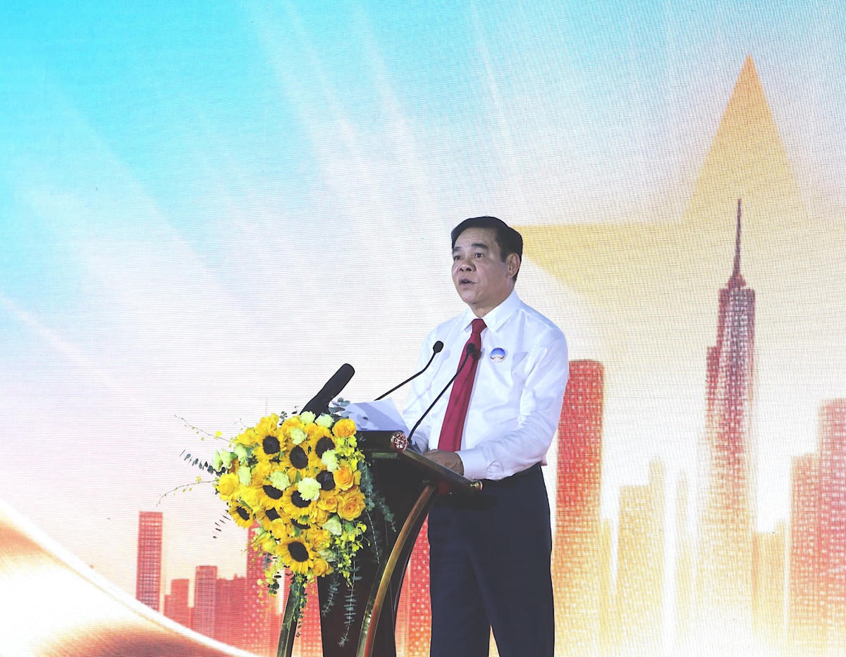 Ông Võ Trọng Hải - Chủ tịch UBND tỉnh Nghệ An phát biểu tại lễ khởi công. Ảnh: ĐB