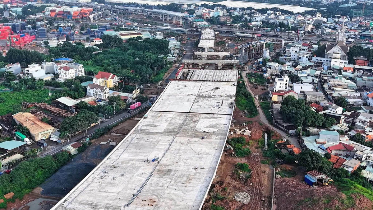 Tuyến chính Vành đai 3 TPHCM đoạn qua Tân Vạn. Ảnh: Đ.Xá.