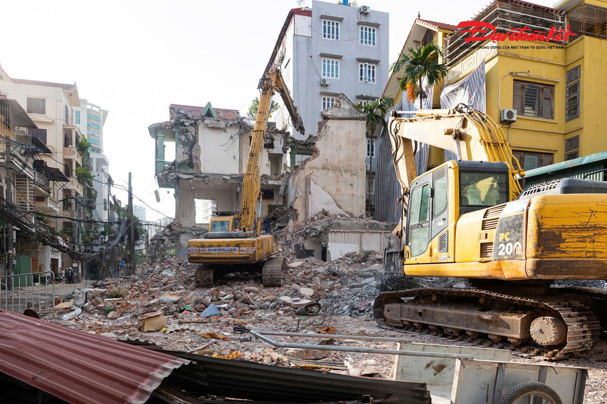 Ngõ 381 Nguyễn Khang sau 1 tháng giải phóng mặt bằng: Hàng loạt nhà đã tháo dỡ