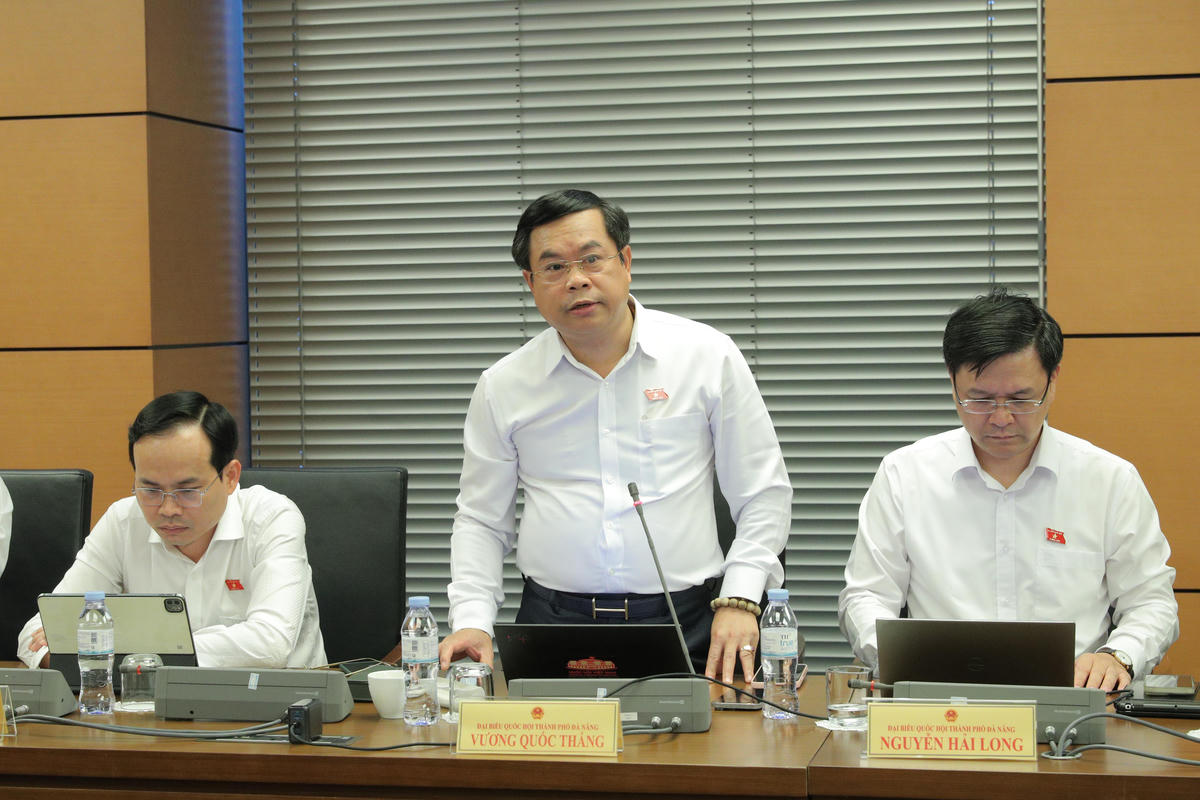 Đại biểu Vương Quốc Thắng phát biểu (Ảnh: Quang Vinh)