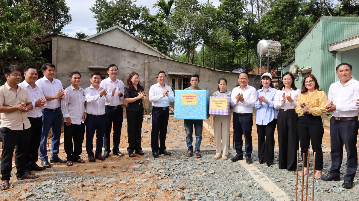 Chính quyền TP Đà Nẵng hỗ trợ nhà ở cho các hộ dân hoàn cảnh khó khăn. Ảnh: CĐ.