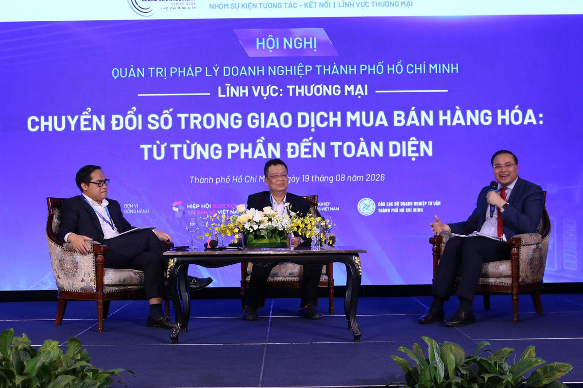 Các diễn giả tham gia phần thảo luận tại hội nghị. Ảnh: TL