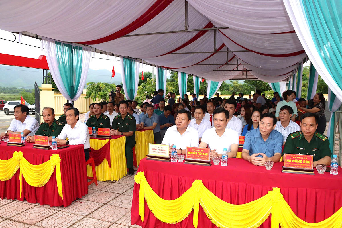 Đại biểu tham dự chương trình. Ảnh: QT.