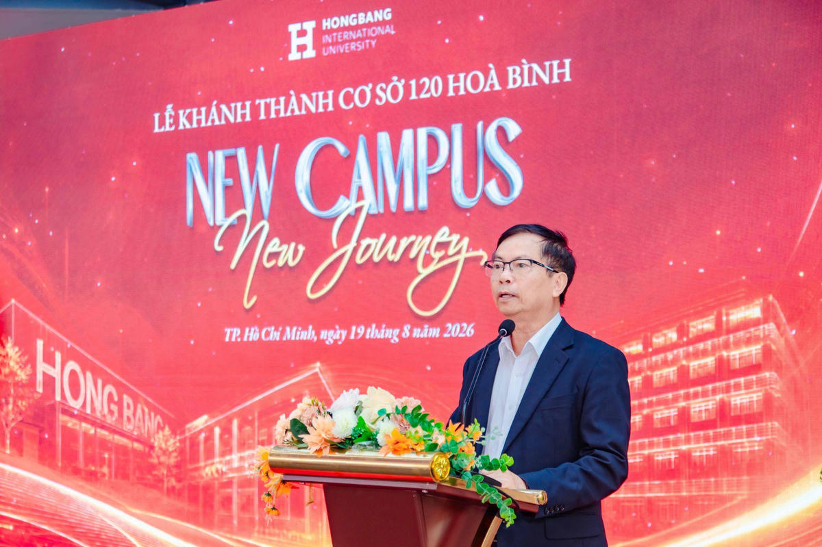 PGS.TS Lê Khắc Cường - Phó Hiệu trưởng HIU phát biểu tại lễ khánh thành.
