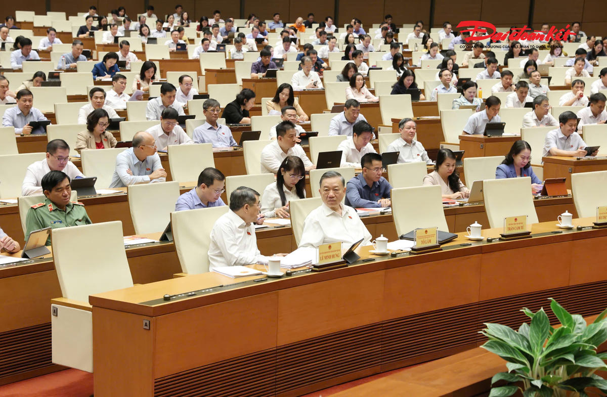 Tổng Bí thư, Chủ tịch nước Tô Lâm và Thủ tướng Chính phủ Lê Minh Hưng tham dự phiên họp (Ảnh: Quang Vinh)
