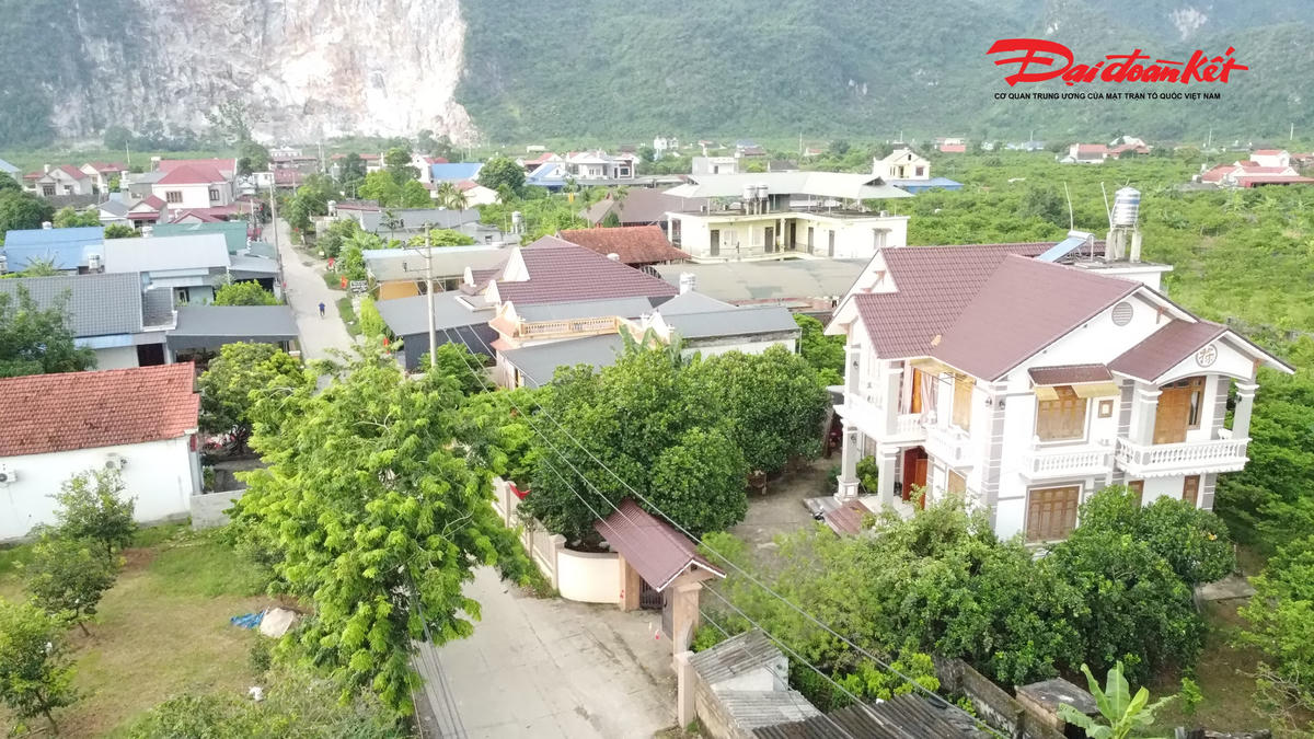 Xóm Hiên Minh, xã La Hiên là điển hình của việc chuyên canh trồng na cho thu nhập cao, qua đó giúp bộ mặt nông thôn thay đổi rõ rệt.