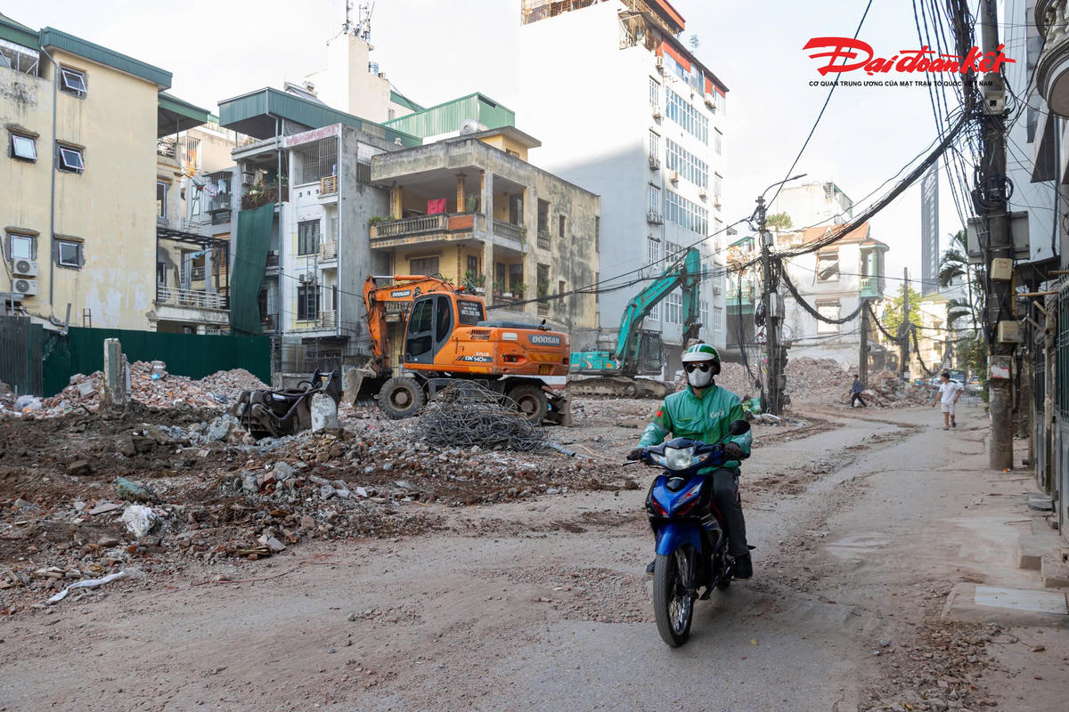 Ngõ 381 Nguyễn Khang sau 1 tháng giải phóng mặt bằng: Hàng loạt nhà đã tháo dỡ