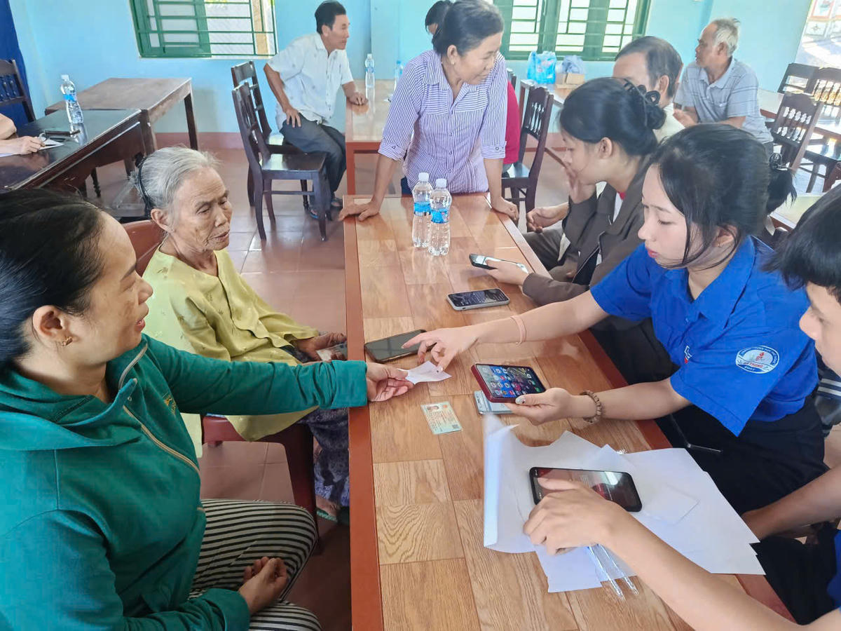 Đưa chuyển đổi số đến gần người dân