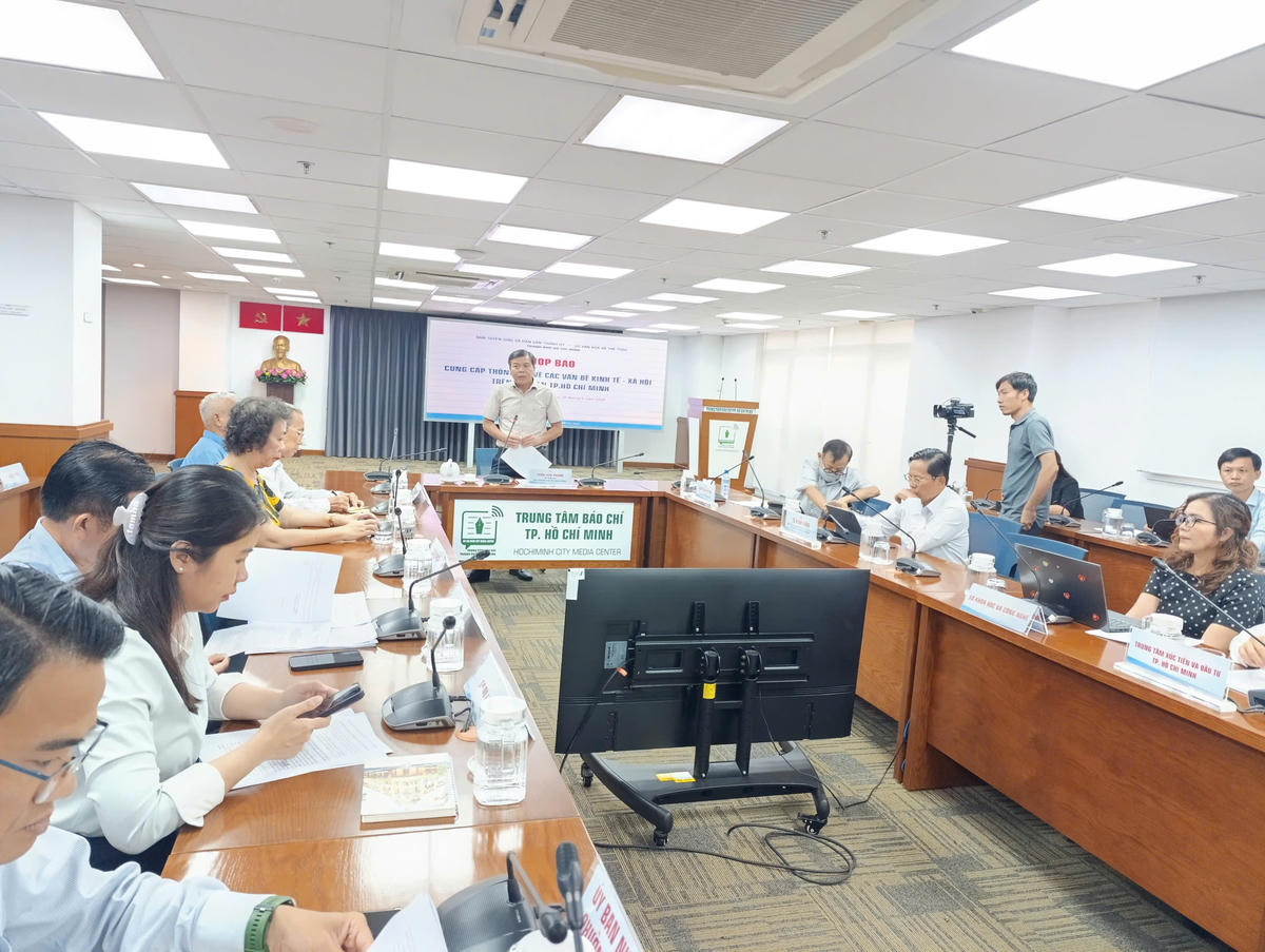 Quang cảnh buổi họp báo. Ảnh: T.Luân.