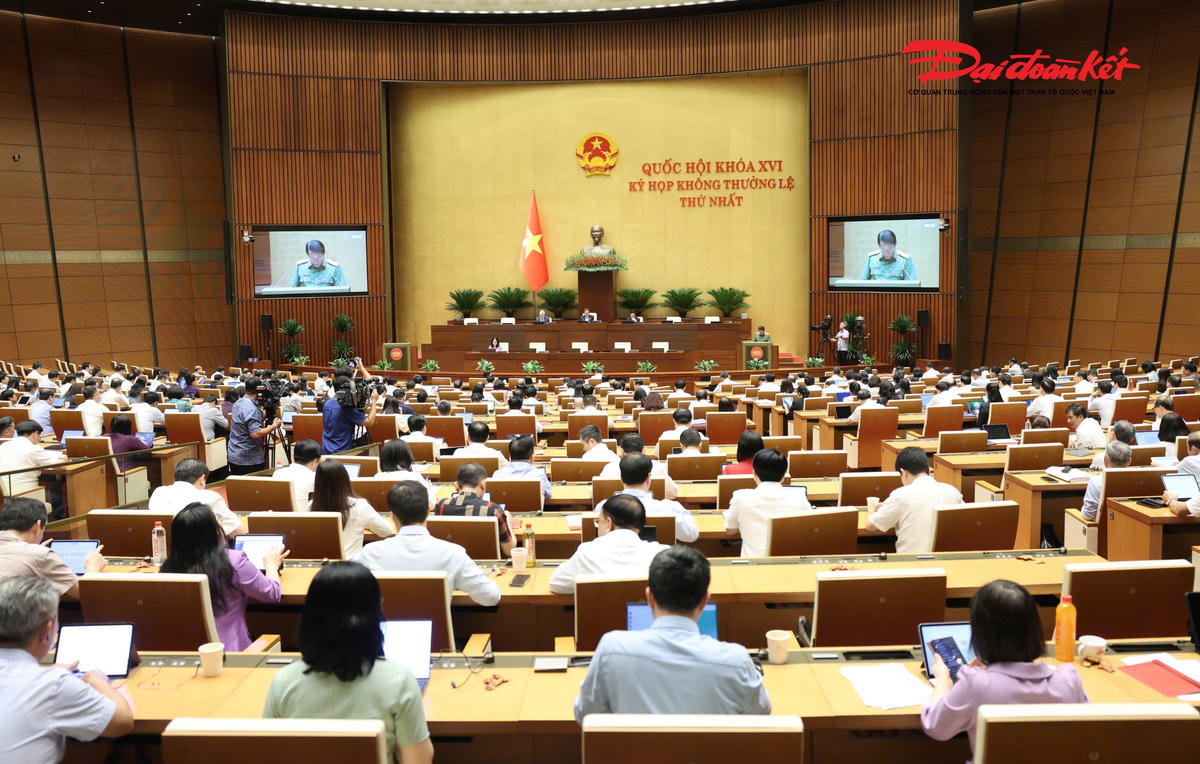 Quang cảnh phiên họp. Ảnh: Quang Vinh