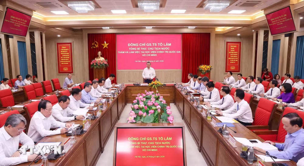 ttxvn-tong-bi-thu-chu-tich-nuoc-tham-va-lam-viec-tai-hoc-vien-chinh-tri-quoc-gia-ho-chi-minh-1.jpg