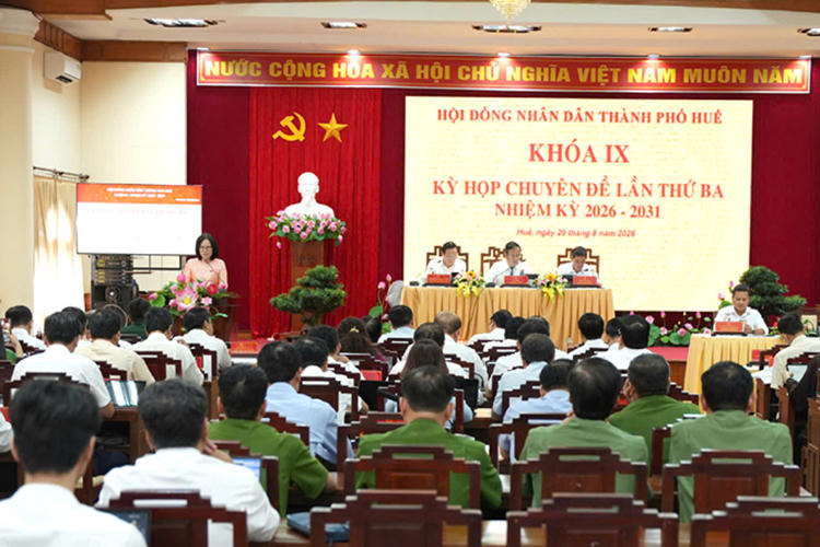 Kỳ họp chuyên đề lần thứ 3, HĐND thành phố Huế khóa IX, nhiệm kỳ 2026-2031 thông qua nhiều nội dung quan trọng. Ảnh: Hoàng Thành.