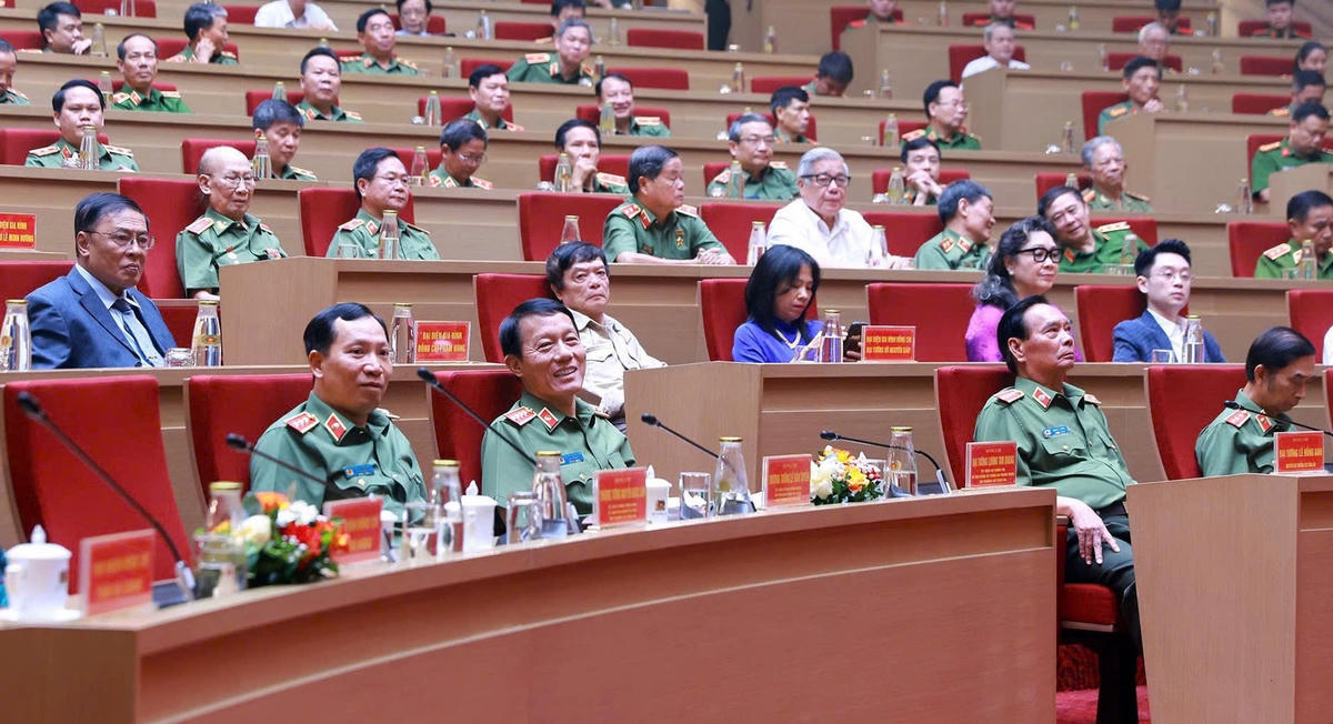 Bộ trưởng Lương Tam Quang và các đại biểu tại buổi lễ.