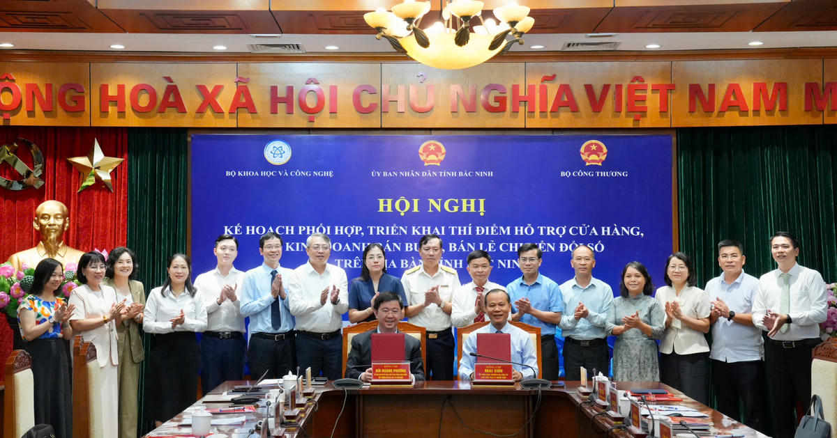 Tại hội nghị, Bộ KHCN và UBND tỉnh Bắc Ninh ký kết Kế hoạch phối hợp triển khai thí điểm hỗ trợ cửa hàng, hộ kinh doanh bán buôn, bán lẻ chuyển đổi số.