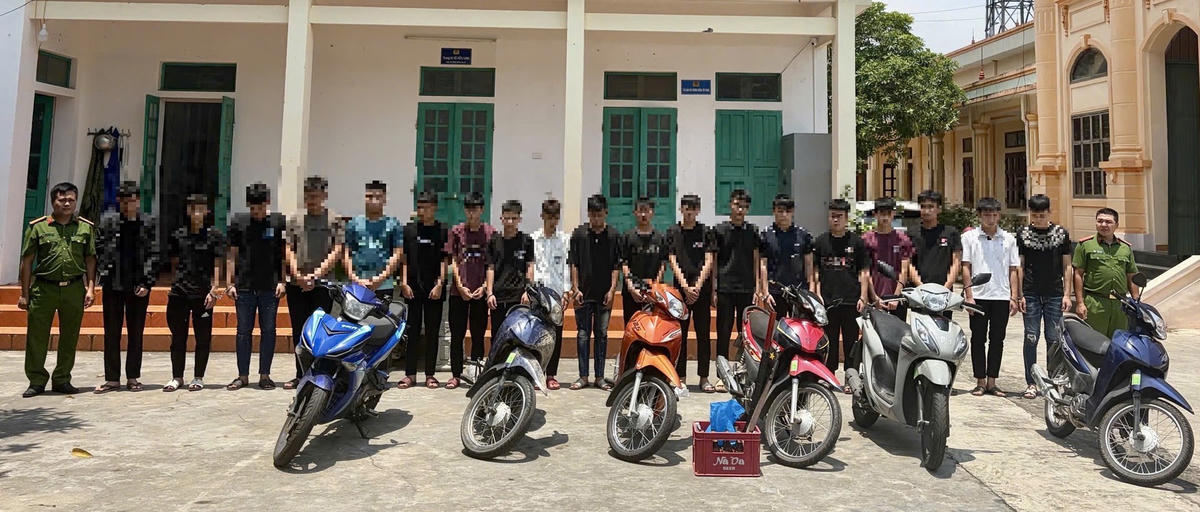 Nhóm đối tượng trong vụ án.