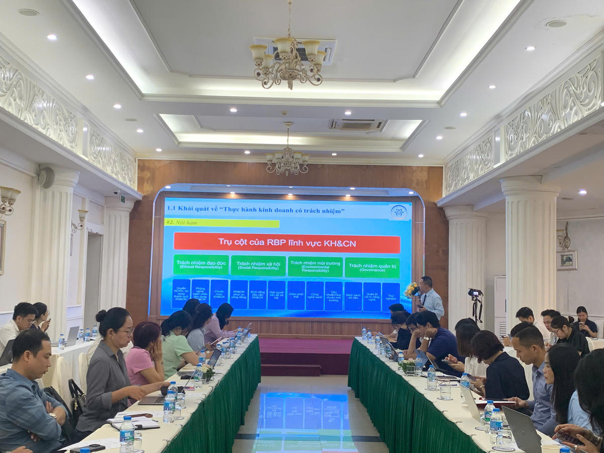 Quang cảnh hội nghị.