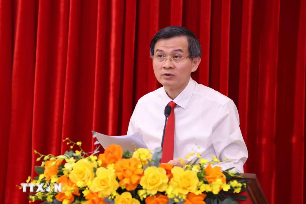 ttxvn-tong-bi-thu-chu-tich-nuoc-tham-va-lam-viec-tai-hoc-vien-chinh-tri-quoc-gia-ho-chi-minh-4.jpg