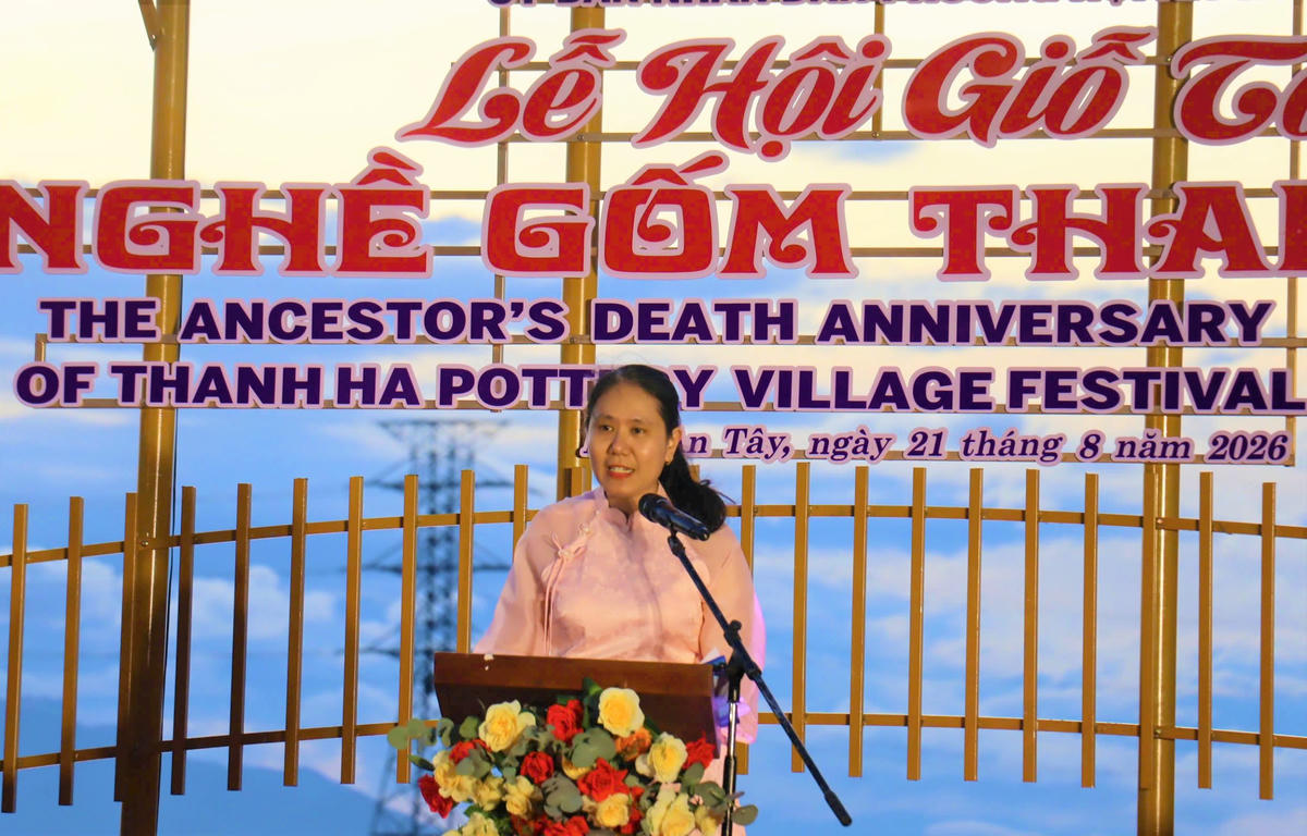 Lãnh đạo phường Hội An Tây phát biểu tại lễ hội. Ảnh: CĐ.