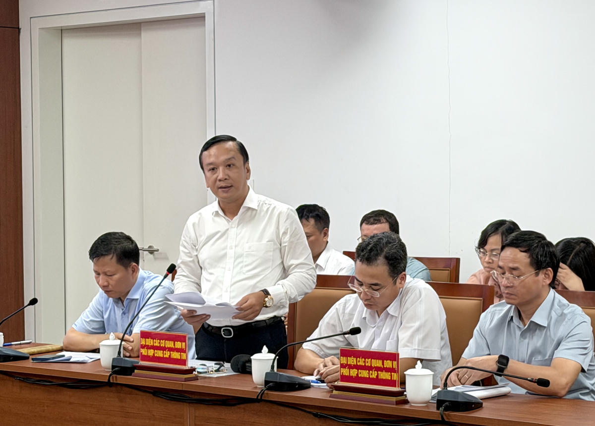 Ông Uông Minh Long, Phó Giám đốc Sở Giáo dục và Đào tạo thành phố phát biểu tại hội nghị. Ảnh: PT.