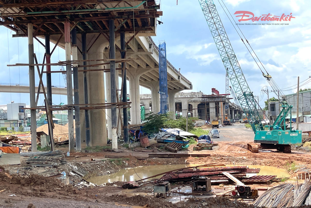 Hướng tuyến chính ở nút giao đi về phía đường cầu Nhơn Trạch đã gần kết nối hoàn toàn. Ảnh: Đ.Xá.