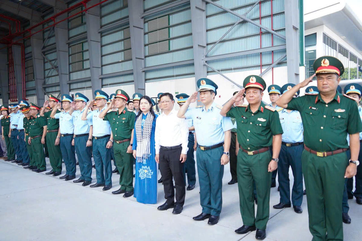 Xúc động lễ vận chuyển 7.104 mẫu hài cốt liệt sĩ từ TPHCM ra Hà Nội