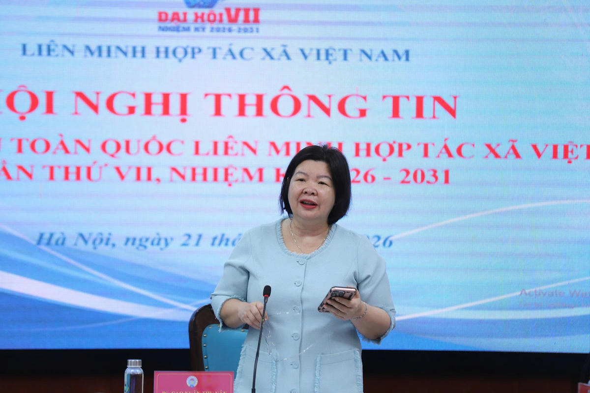 Bà Cao Xuân Thu Vân, Chủ tịch Liên minh HTX Việt Nam phát biểu.
