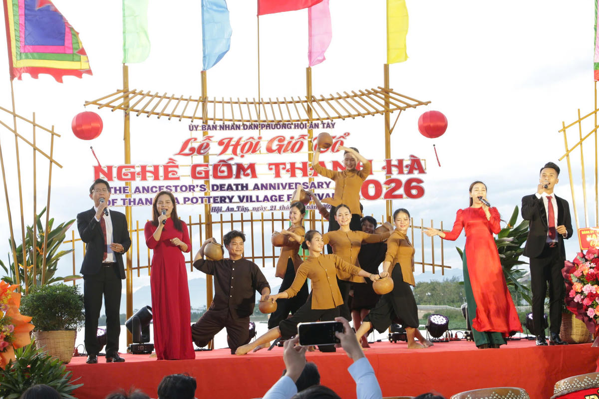Một tiết mục múa tại lễ hội. Ảnh: CĐ.