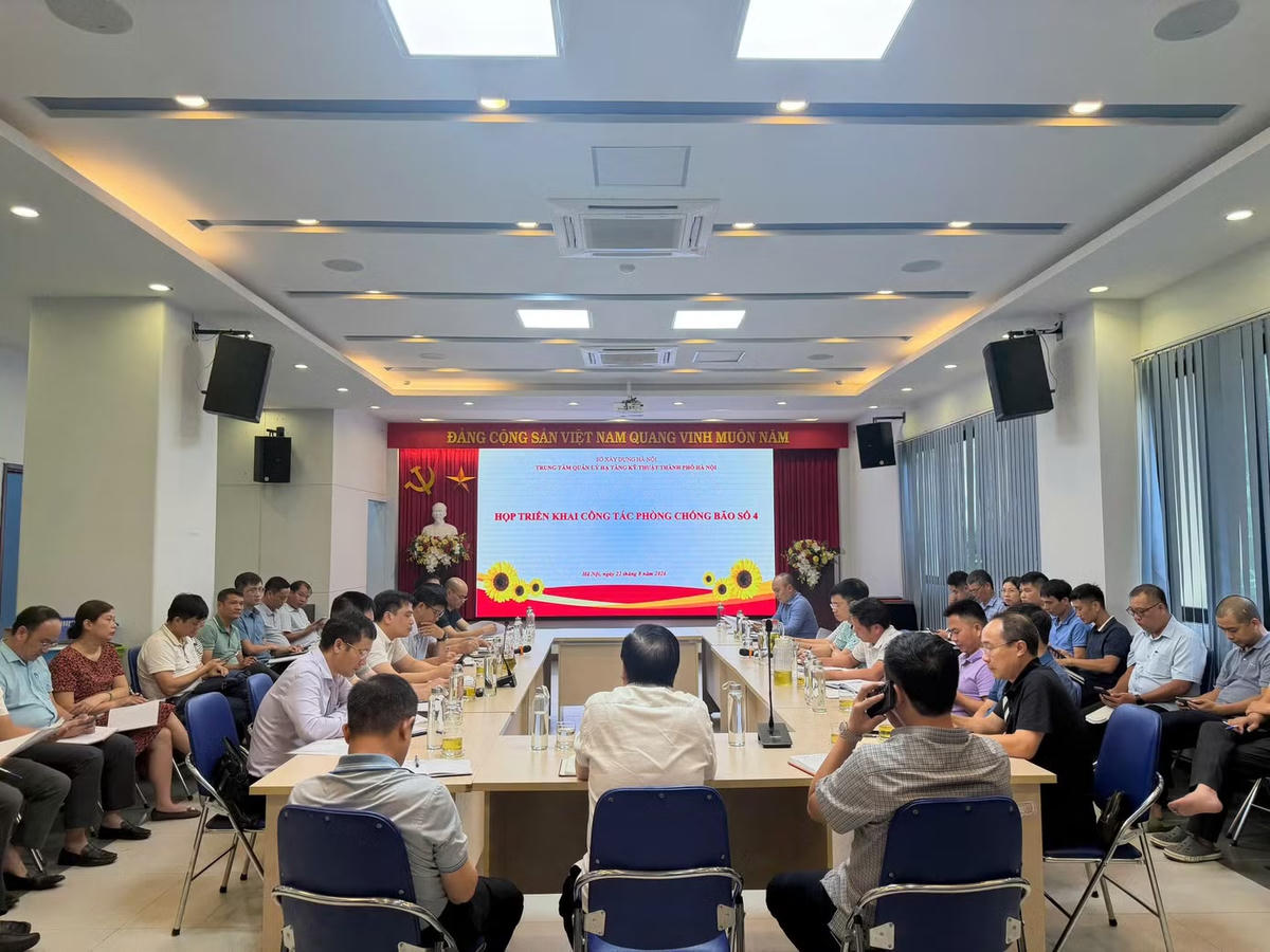 Hà Nội huy động hàng nghìn nhân sự, phương tiện, sẵn sàng ứng phó với bão số 4.