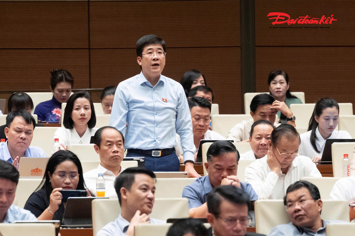 Đại biểu Nguyễn Thành Trung phát biểu (Ảnh: Quang Vinh)