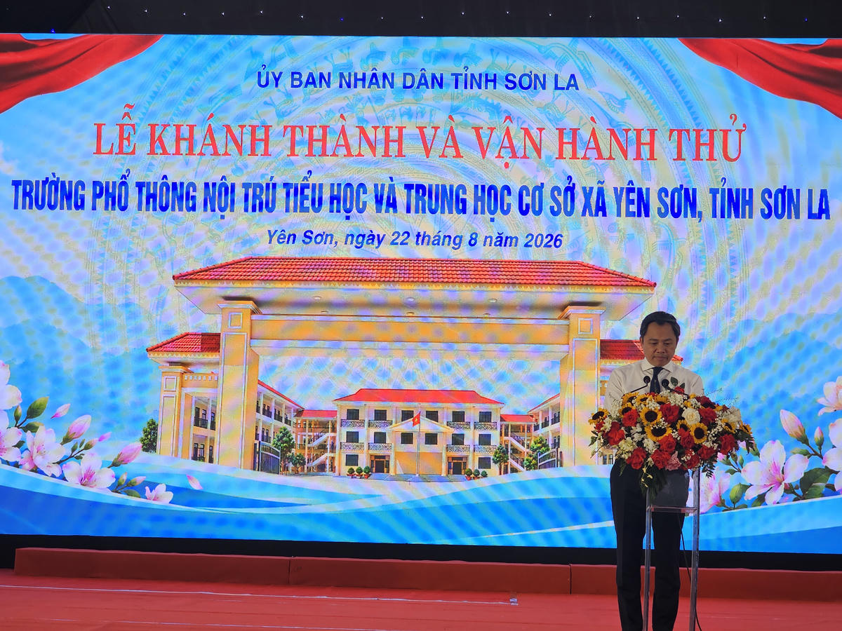 Ông Nguyễn Đình Việt, Chủ tịch UBND tỉnh Sơn La phát biểu tại Lễ khánh thành và vận hành thử. Ảnh:T.H.