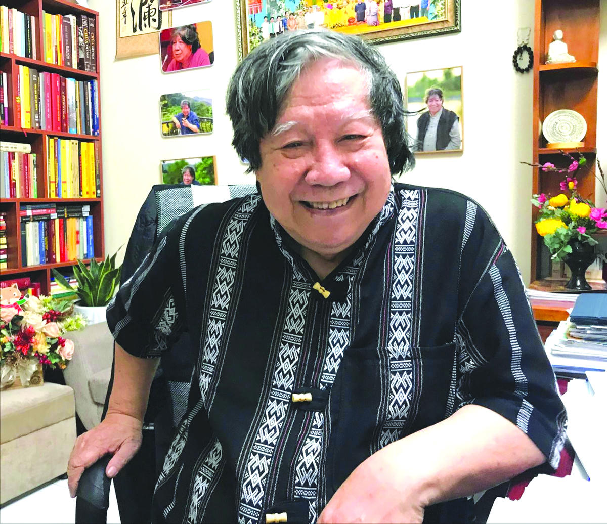 GS Lê Văn Lan.