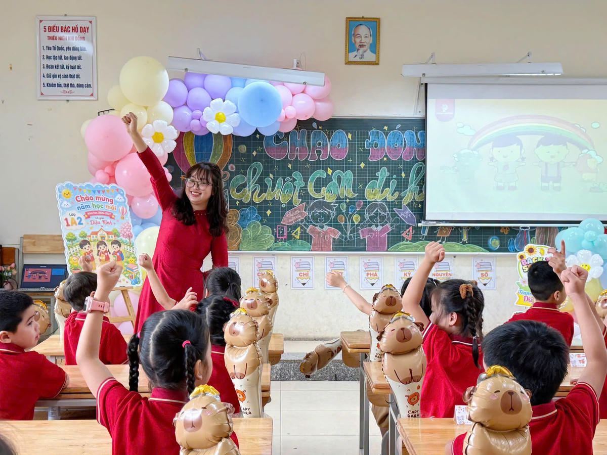 Học sinh lớp 1 trong ngày đầu tựu trường. Ảnh: H.Ngọc.