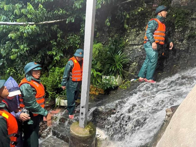 Một số khu vực tại phường Đồ Sơn có nguy cơ sạt lở do mưa bão kéo dài. Ảnh: Phường Đồ Sơn.
