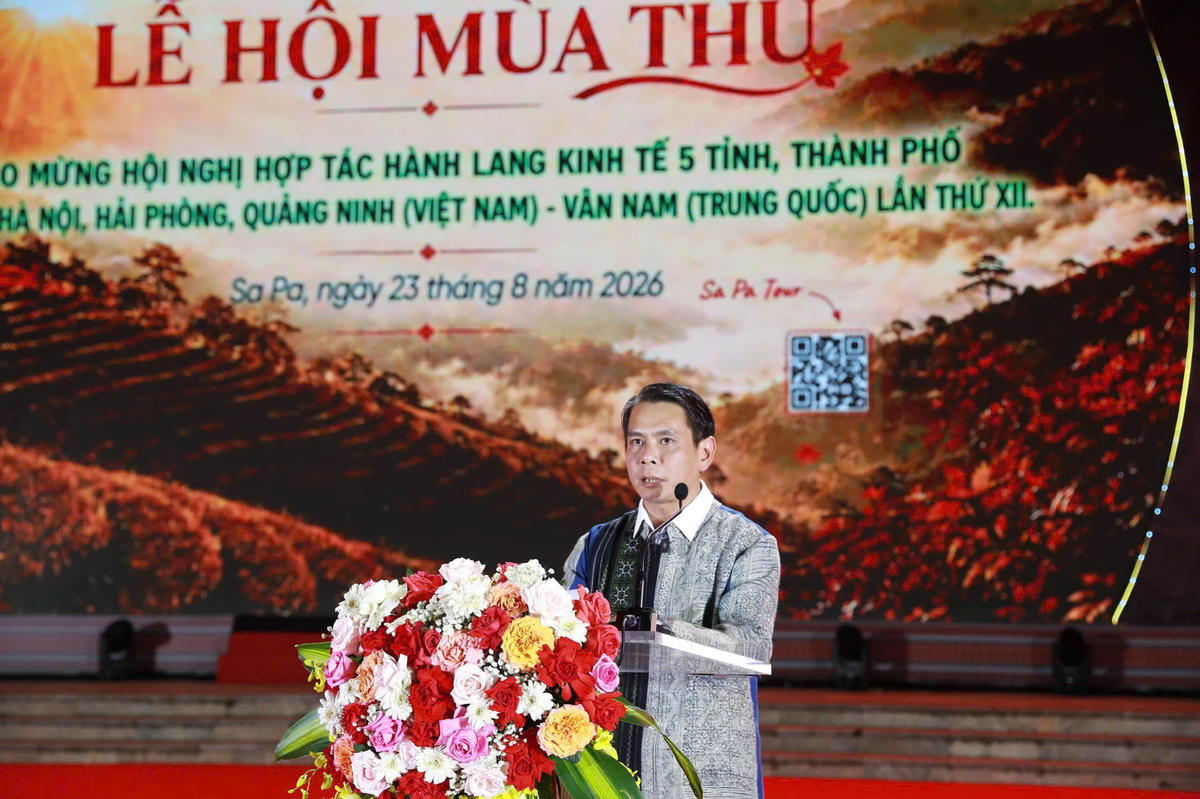 Ông&nbsp;Đặng Việt Dũng, Phó Chủ tịch Thường trực UBND phường Sa Pa phát biểu tại buổi lễ. Ảnh: Tuấn Trung.
