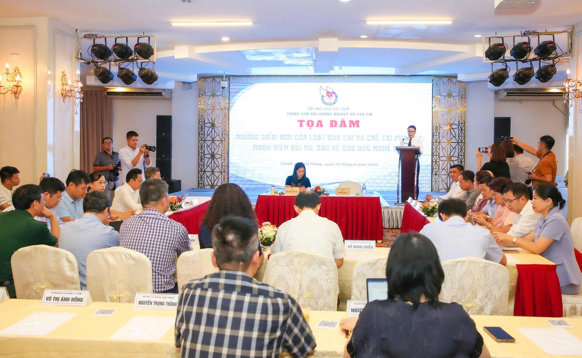 Quang cảnh tọa đàm. Ảnh: Sơn Hải.