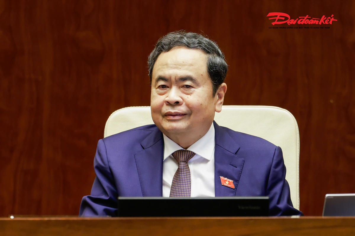 Chủ tịch Quốc hội điều hành phiên họp