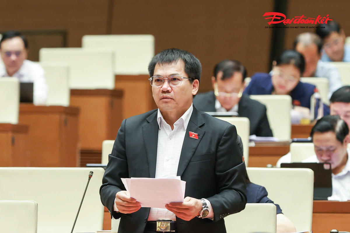 Đại biểu Dương Khắc Mai, đoàn Lâm Đồng phát biểu. Ảnh: Quang Vinh