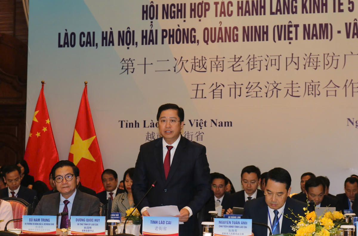 Ông Dương Quốc Huy, Bí thư Tỉnh ủy Lào Cai phát biểu tại hội nghị. Ảnh: Ngô Hùng.