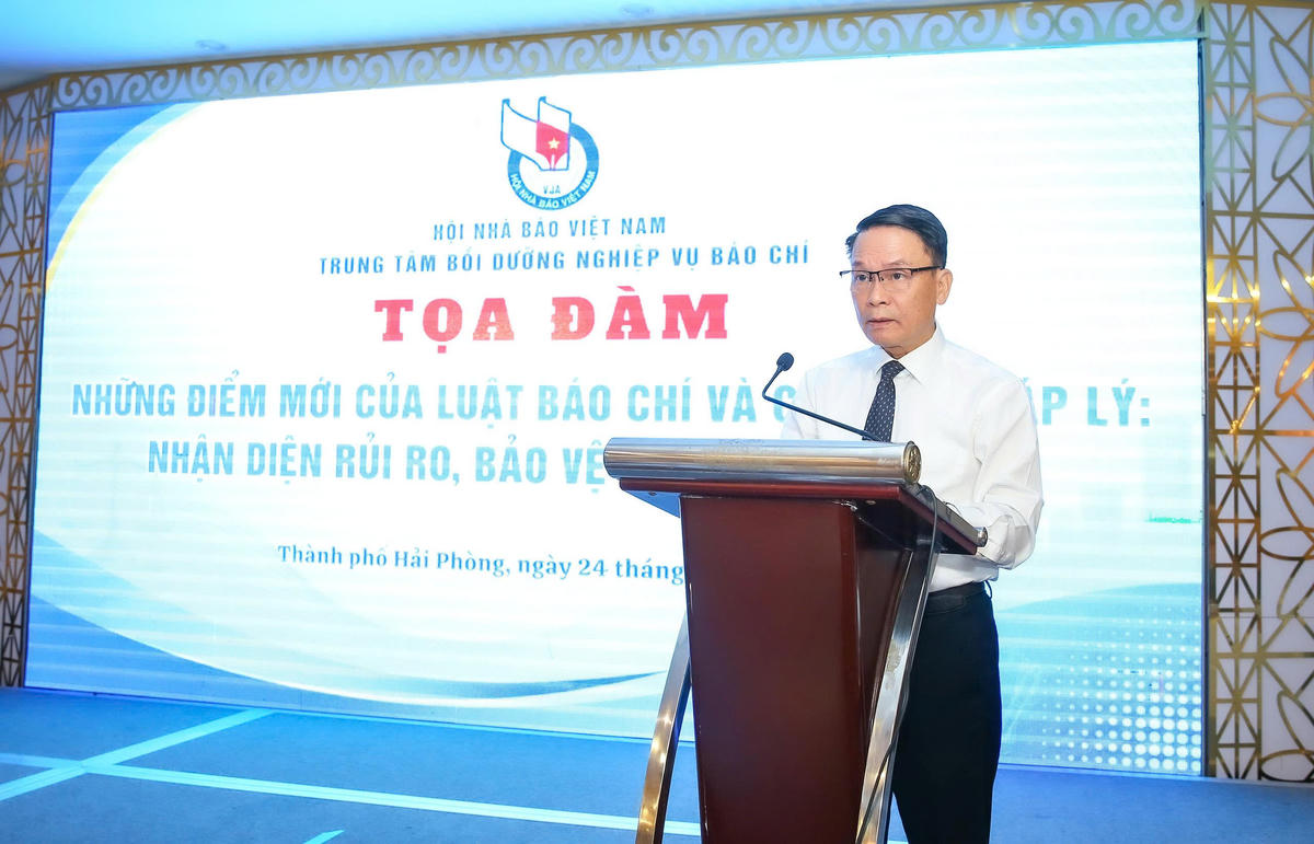 Ông Nguyễn Đức Lợi, Phó Chủ tịch Thường trực Hội Nhà báo Việt Nam phát biểu khai mạc. Ảnh: Sơn Hải.