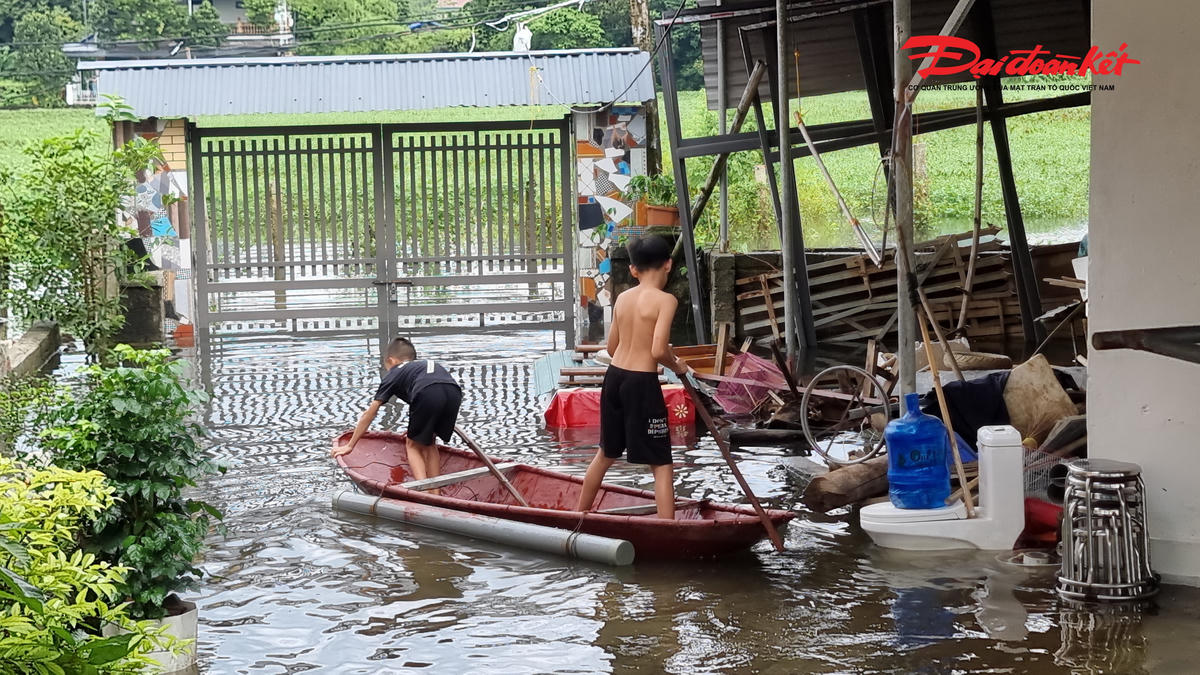 Ngập úng một số hộ dân thuộc tổ 5, phường Linh Sơn.